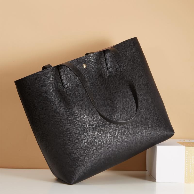 Baginning Forget-Me-Not Tassel Leather Tote Bag in Black