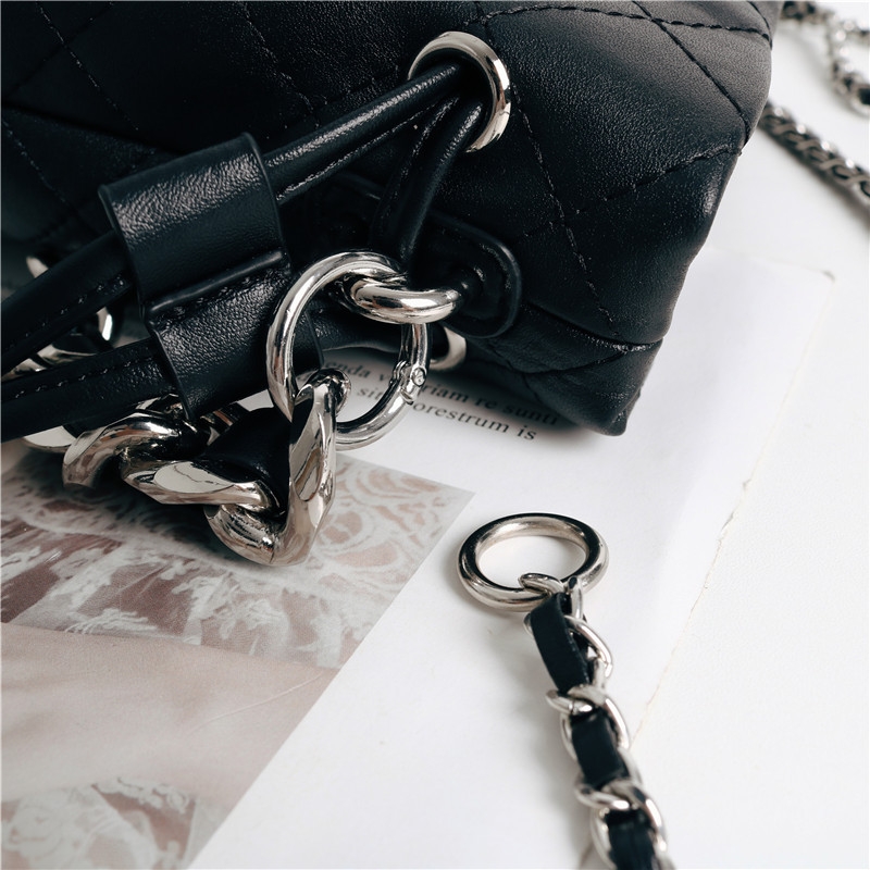 Black Full-Grain Leather Bucket Bag Quilted Handbag With Chain Strap