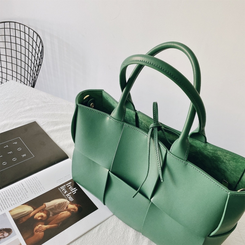 Green Woven Leather Tote Basket Bag Crossbody Bags