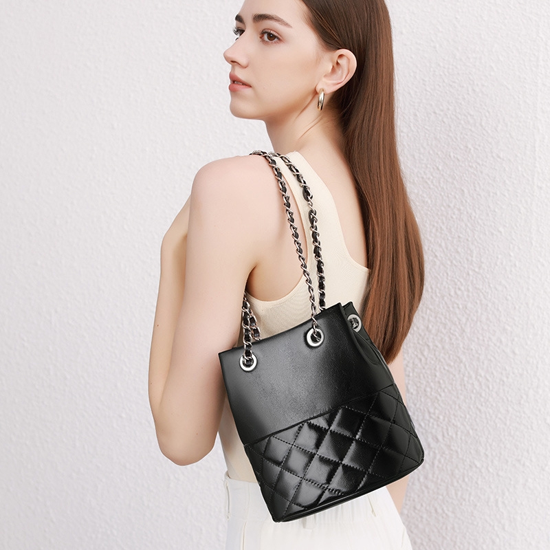 Black Leather Bucket Bag Crossbody Chain Quilted Bags for Dress