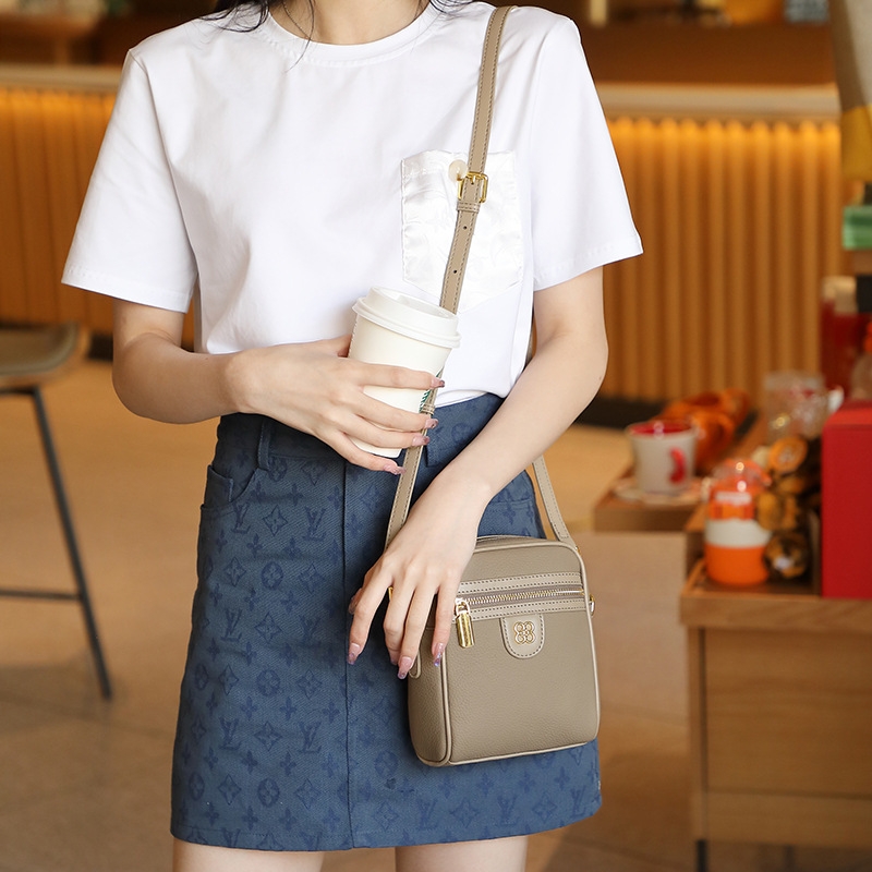 Women‘s Grey Leather Square Shoulder Mini Bags