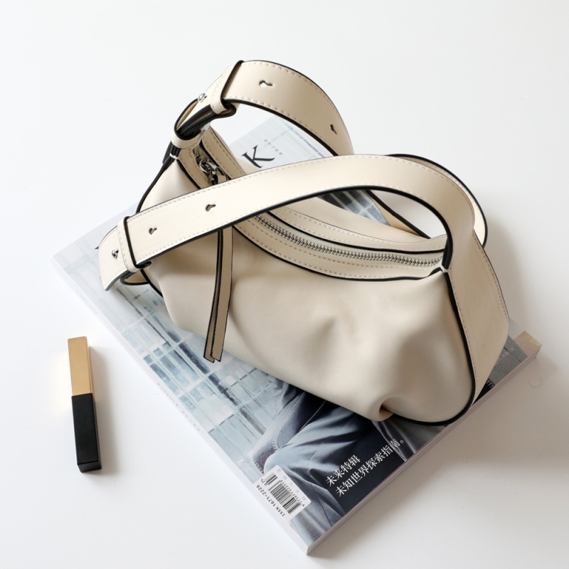 White Minimalist Leather Shoulder Bag With Zipper