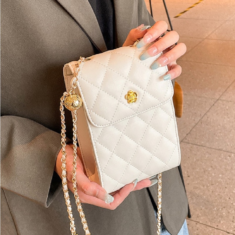 White Leather Quilted Chain Shoulder Mini Bags Cellphone Pouch