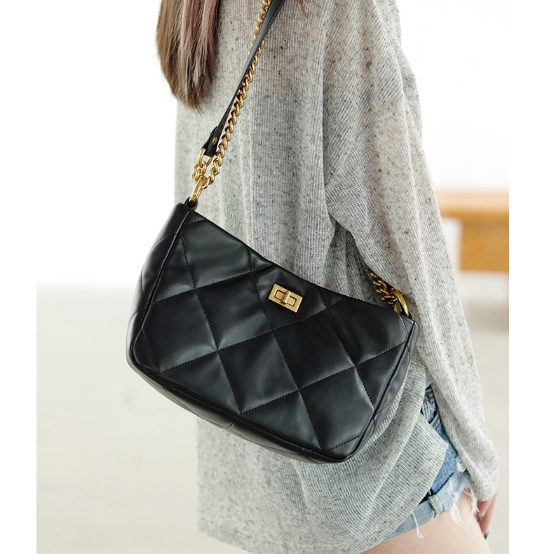 Women's Black Turn Lock Chain Shoulder Quilted Bags