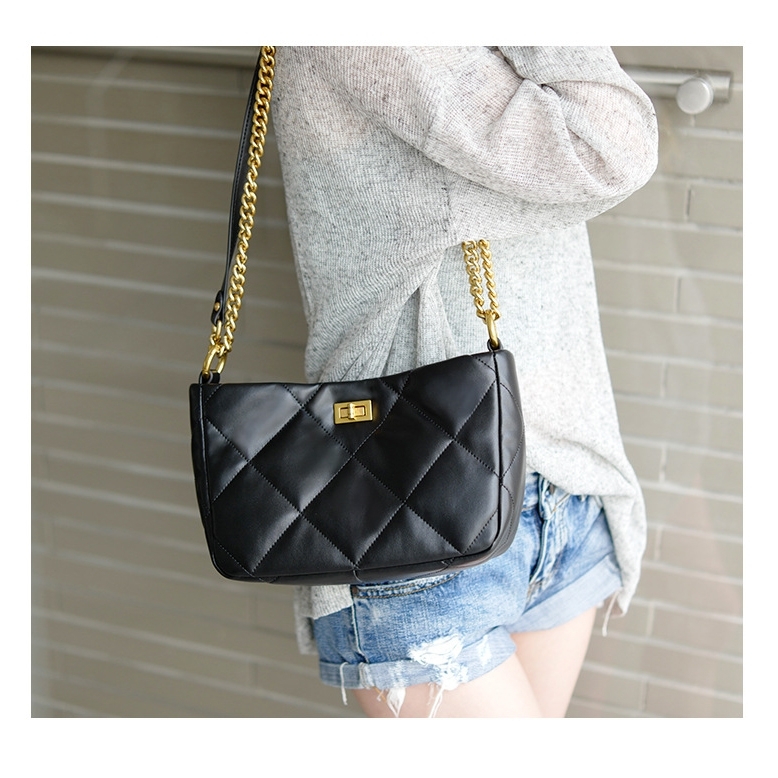 Women's Black Turn Lock Chain Shoulder Quilted Bags