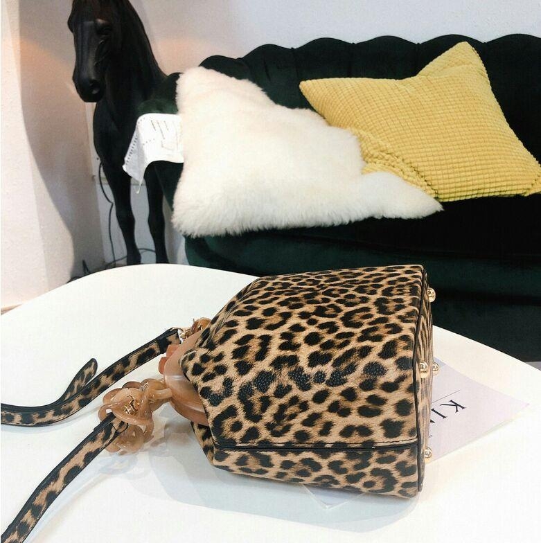 New Style Retro Mobile Phone Bag Leopard Print Color Matching Crossbody Bag  Large Capacity Zipper Long Purse Wallet - China Backpack Bag and Handbag  price | Made-in-China.com