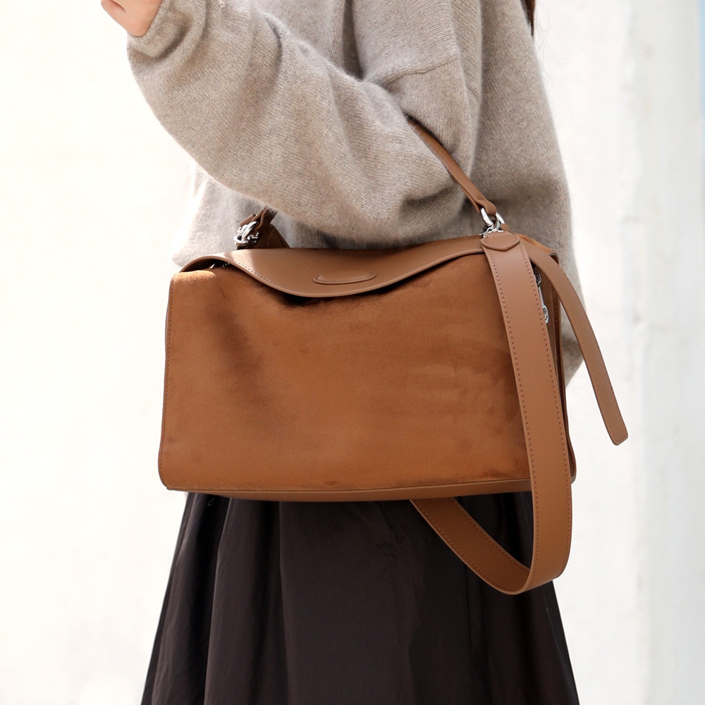 Women's Finland Style Handbag, Designer Ladies Purse with Golden Chrome  Elevation & Big Hanging Shoulder Belt(Brown)