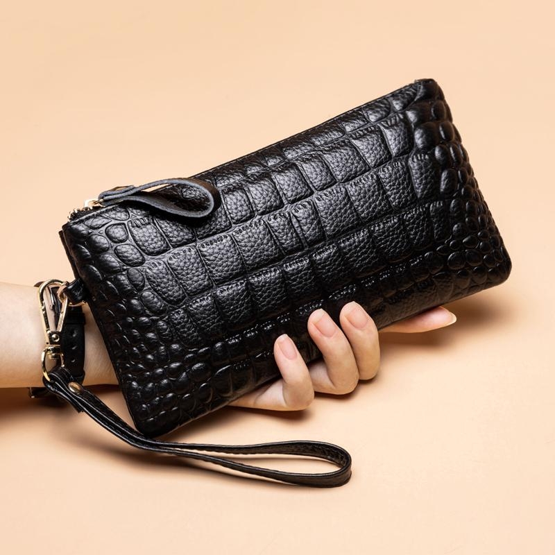 Black Croc Embossement Leather Zipper Wallet for Women