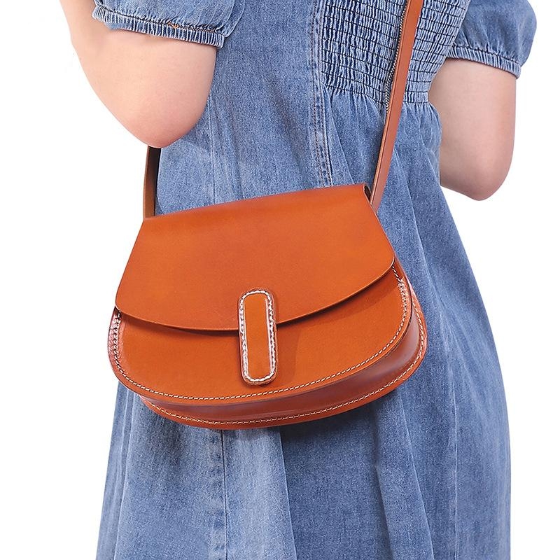 Red Leather Flap Half-circle Saddle Bags Crossbody Bag