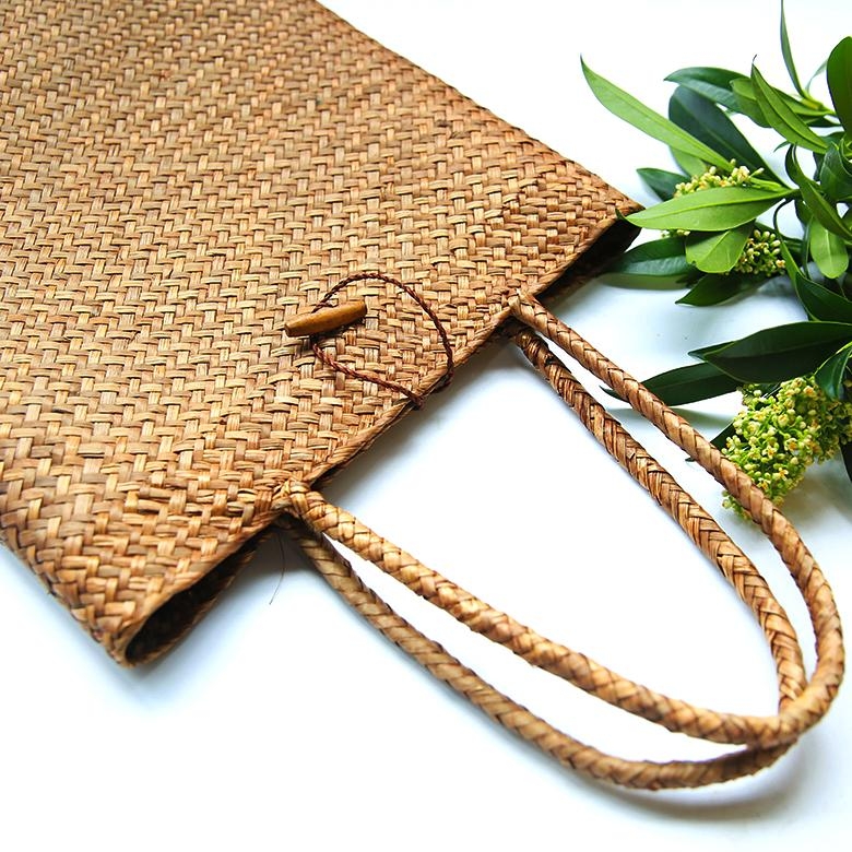 Beige Straw Woven Summer Beach Tote for Travelling