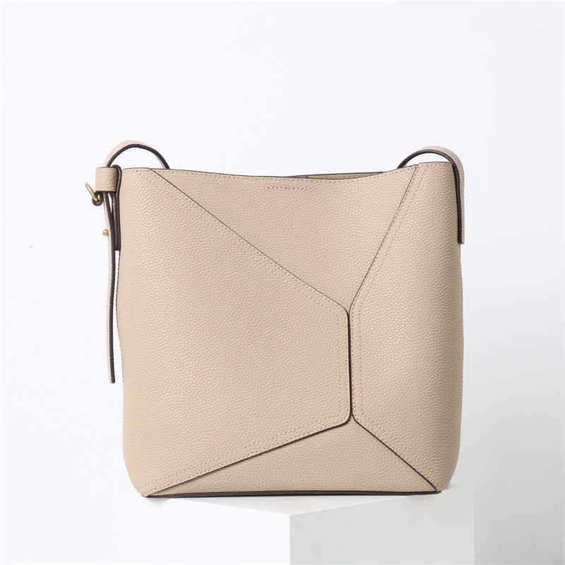 Women's White Leather Geometric Pebbled Shoulder Bags
